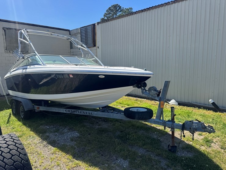 2002-cobalt-206-bowrider,-302-i/o-302-i/o-with-less-than-50-hours-(ed's-marine)-with-trailer.-image-2