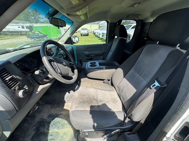 2009-chevrolet-silverado-1500-ls-image-5