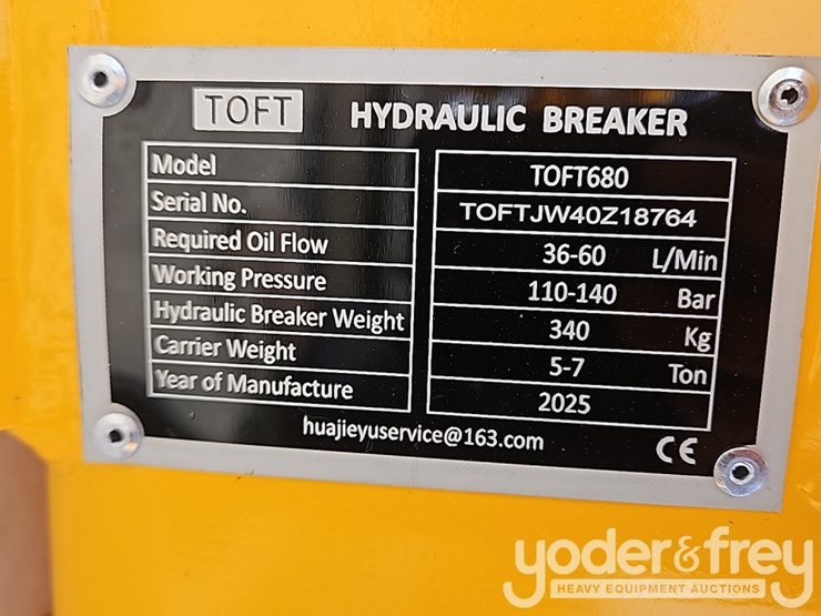 2025-caterpillar-305-image-5