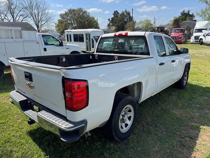 2017-chevrolet-silverado-1500-image-4