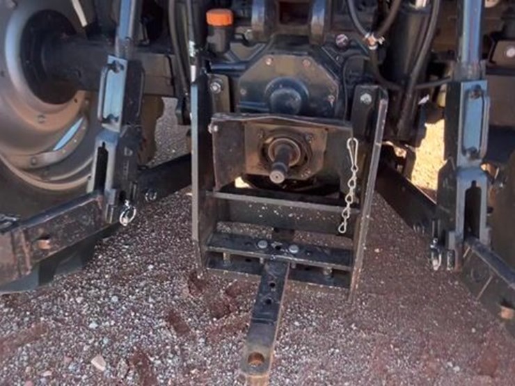 2019-case-ih-farmall-120u-image-17