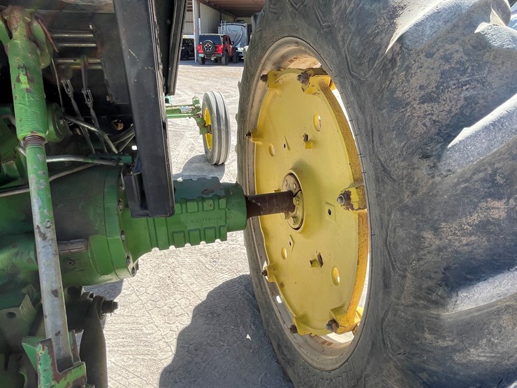 john-deere-3055-image-57