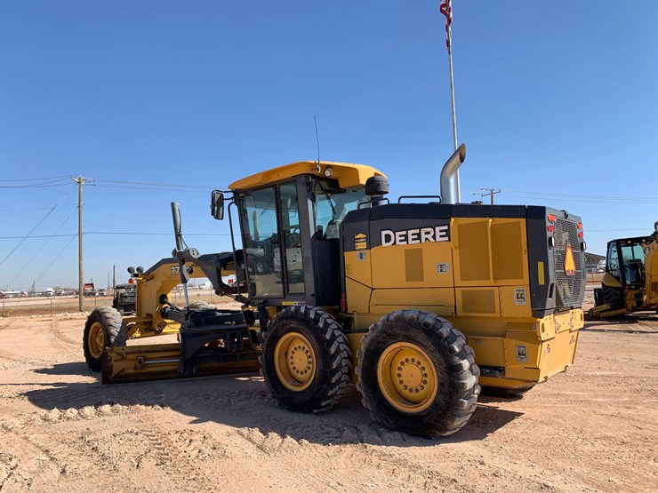 2016-deere-770g-image-5