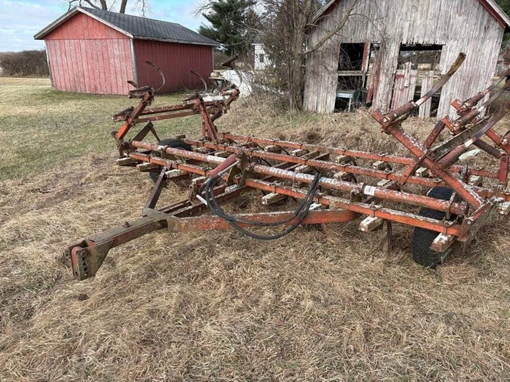 international-19'-field-cultivator-image-2