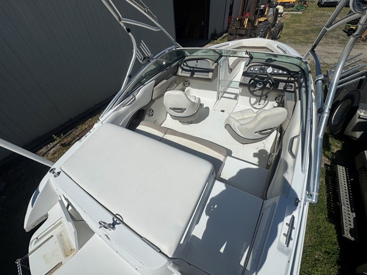 2002-cobalt-206-bowrider,-302-i/o-302-i/o-with-less-than-50-hours-(ed's-marine)-with-trailer.-image-5