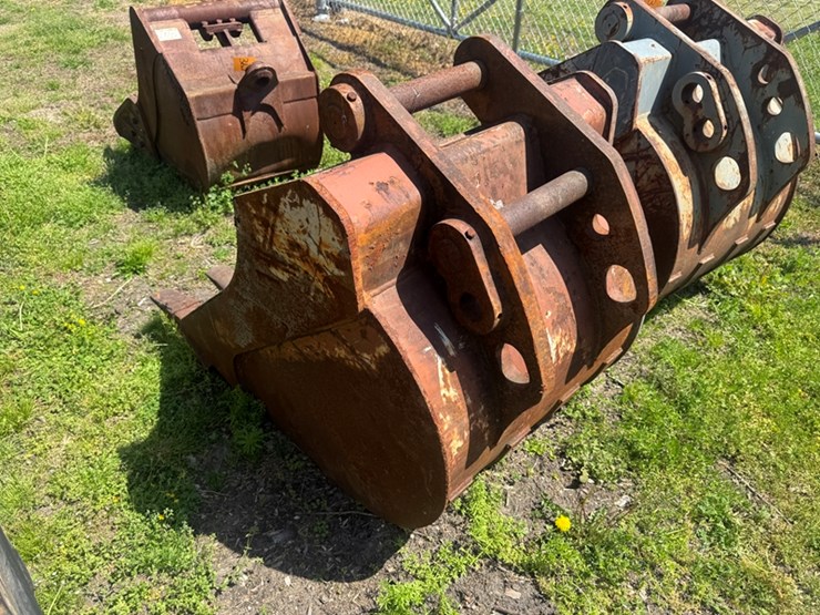 34"-excavator-bucket-image-4