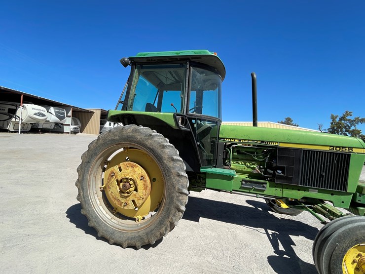 john-deere-3055-image-55