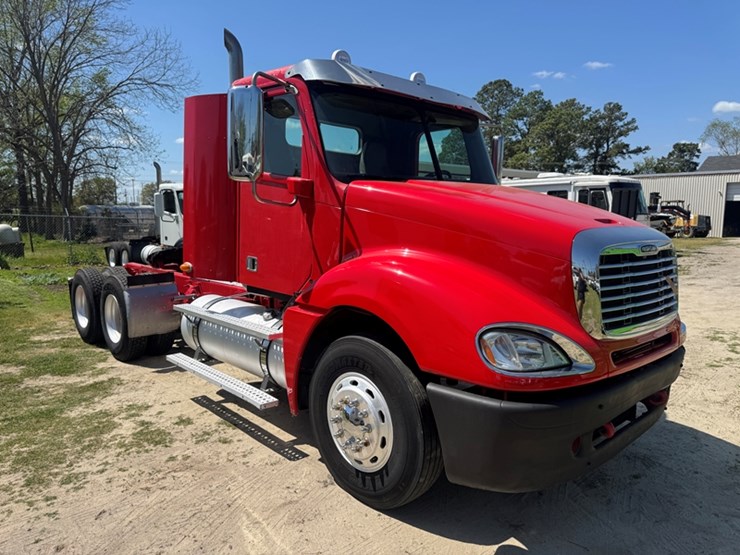 2016-caterpillar-c13-image-2