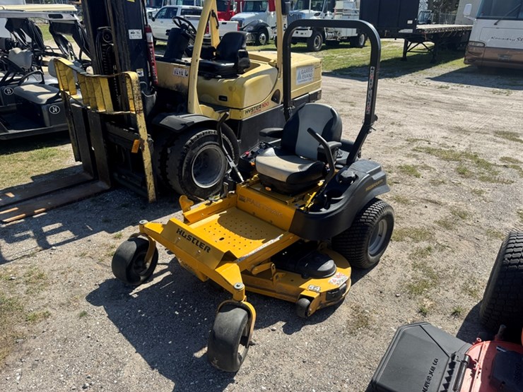 hustler-fastrak-gas-zero-turn-lawn-mower-54"-deck,-132-hours-showing-image-1