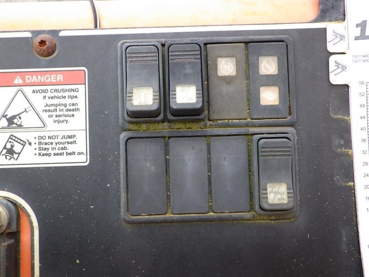 2011-jlg-10054-telescopic-reach-lift-image-36