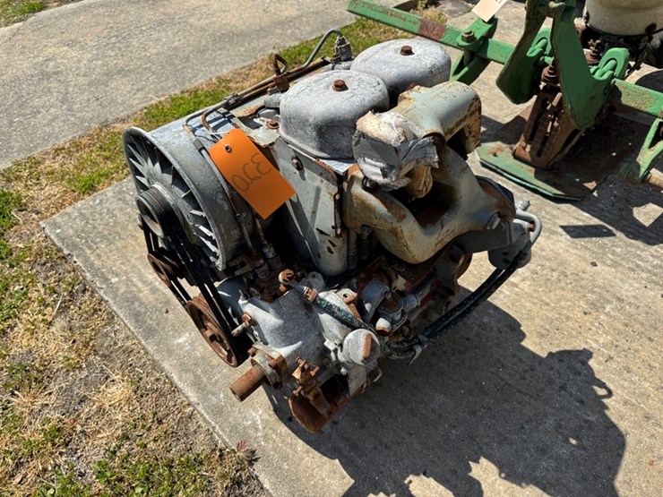 deutz-2-cylinder-engine-image-1
