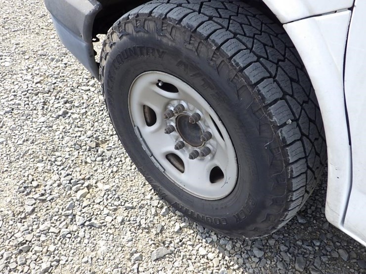 2003-chevrolet-3500-image-19