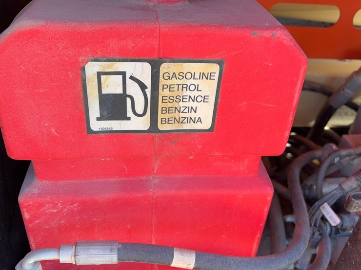 2007-jlg-260mrt-image-10