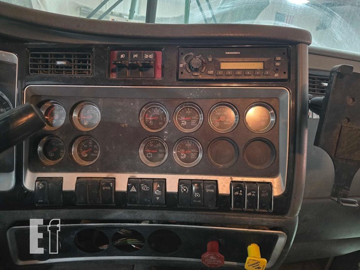 2012-kenworth-t800-image-14