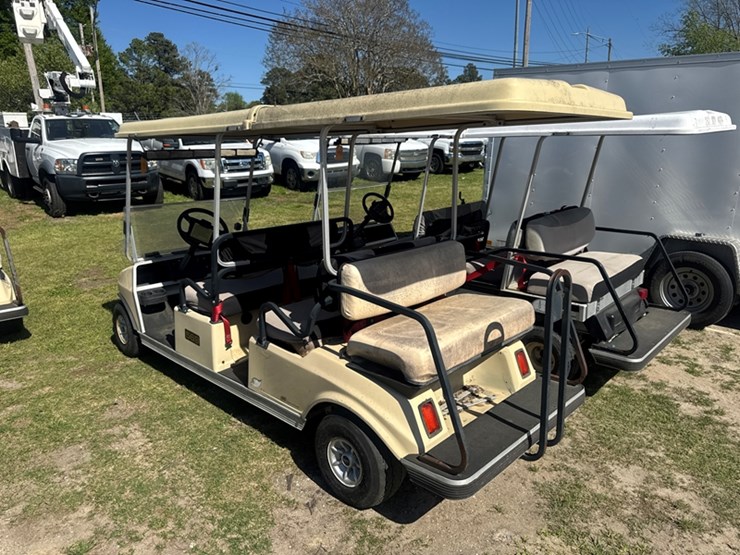 club-car-transporter-6-seater-golf-cart-charger-included-image-4