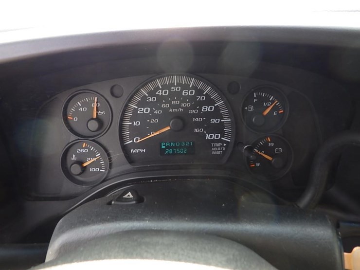 2003-chevrolet-3500-image-26