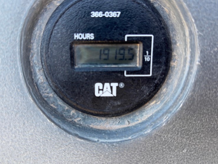 caterpillar-420d-image-14