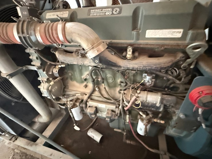 detroit-series-60-14l-665-hp-420kw-generator-&-air-compressor-house,-skidded-image-15