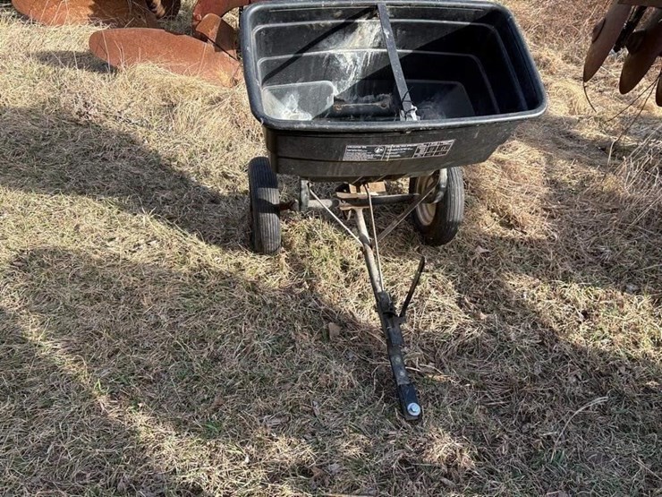 agri-fab-spreader-image-1