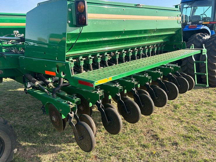 great-plains-3s3000hd-image-6