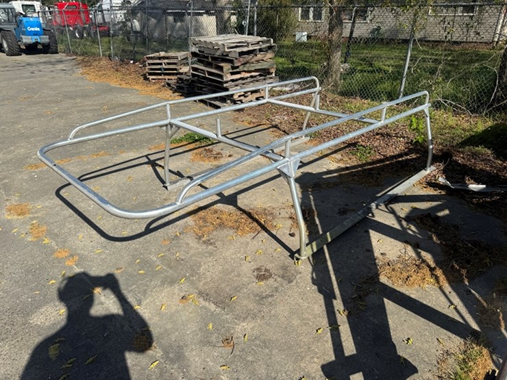 ladder-rack---came-off-'09-chevrolet-silverado---regular-cab,-long-bed-image-1