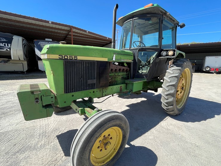 john-deere-3055-image-38
