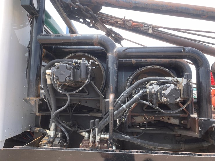 2013-kenworth-t800-image-11