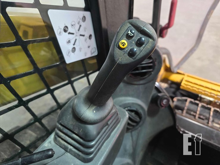 2022-caterpillar-289d3-image-17