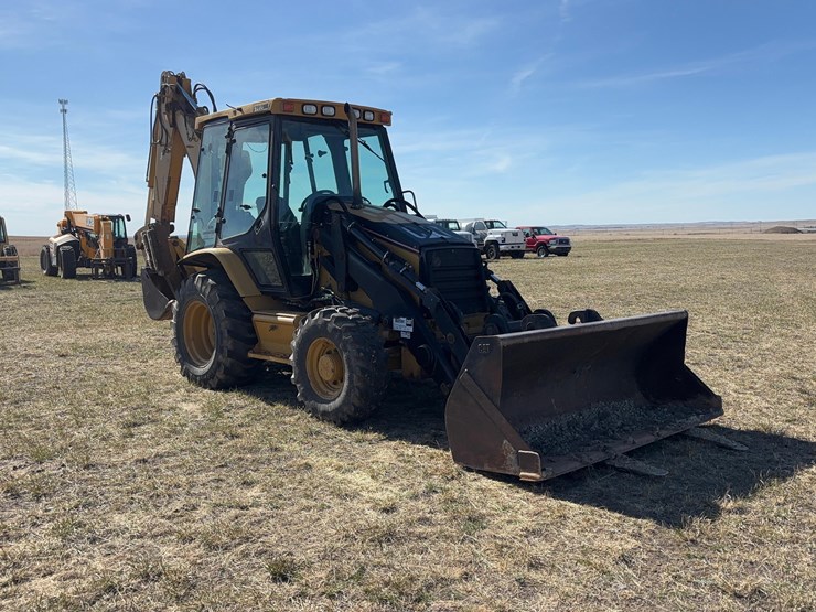 caterpillar-420d-image-3