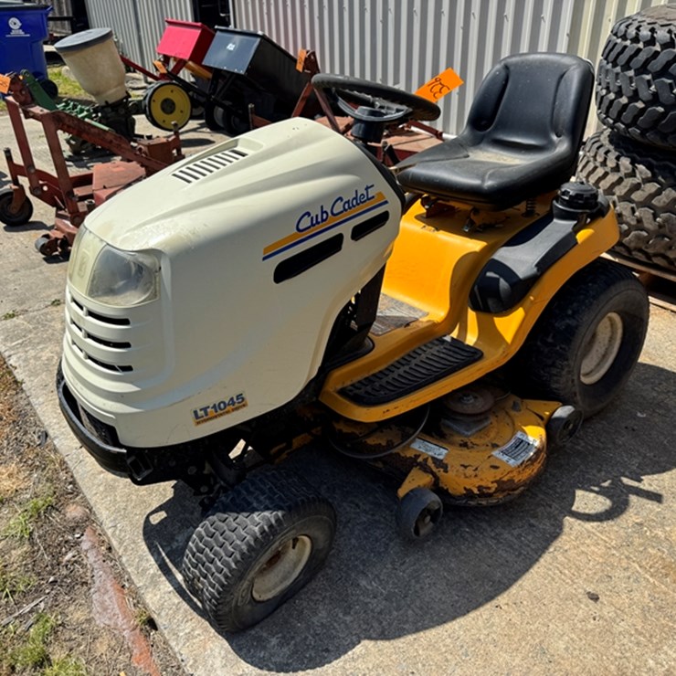 CUB CADET LT1045