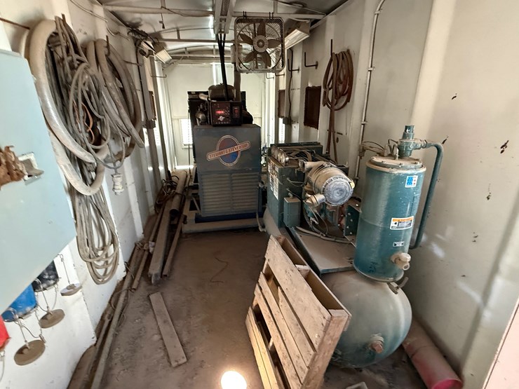 detroit-series-60-14l-665-hp-420kw-generator-&-air-compressor-house,-skidded-image-11