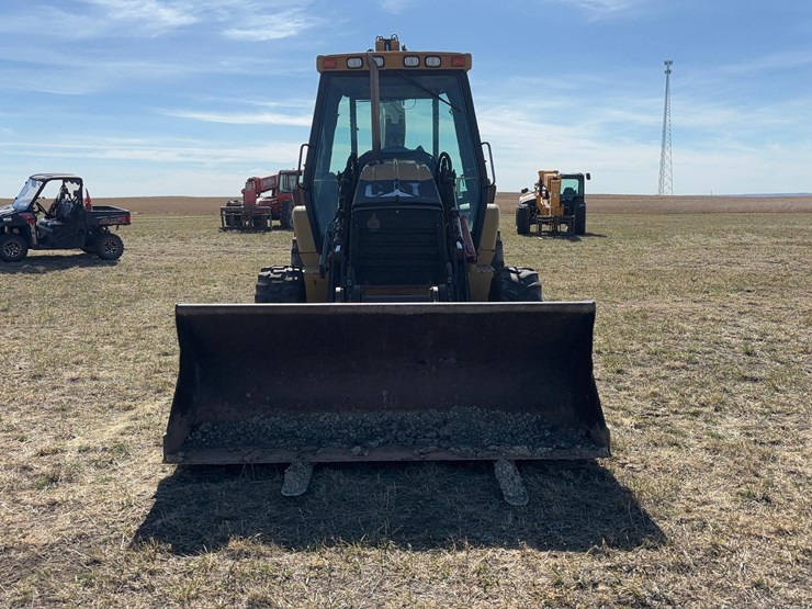 caterpillar-420d-image-2