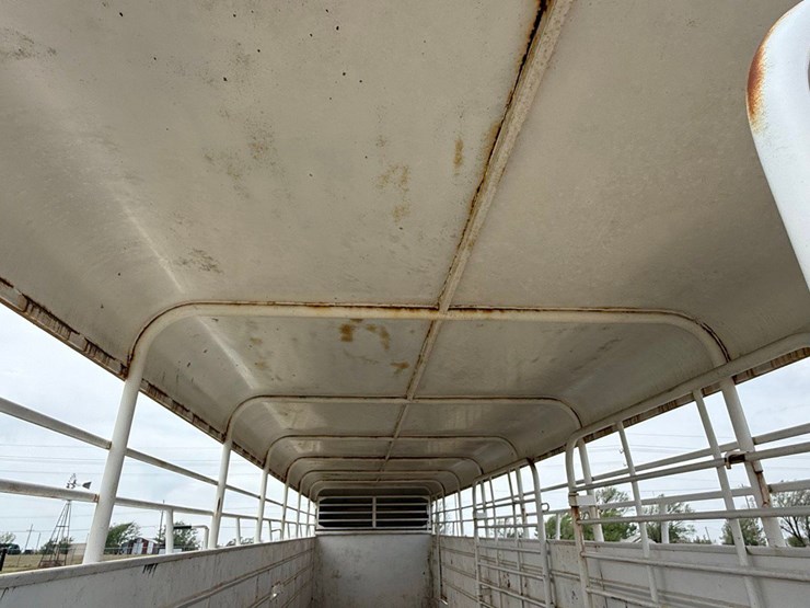 1993-cm-livestock-trailer-image-5