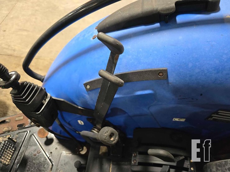 new-holland-tn75a-image-15