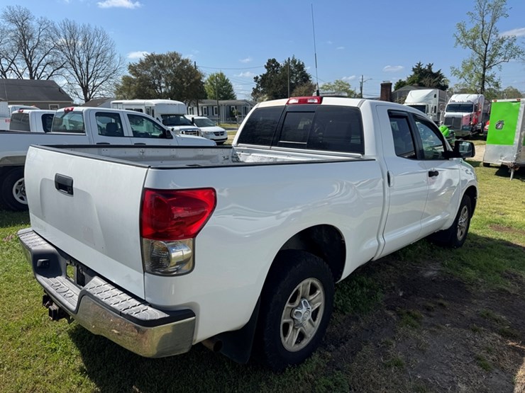 toyota-tundra-sr5-image-3