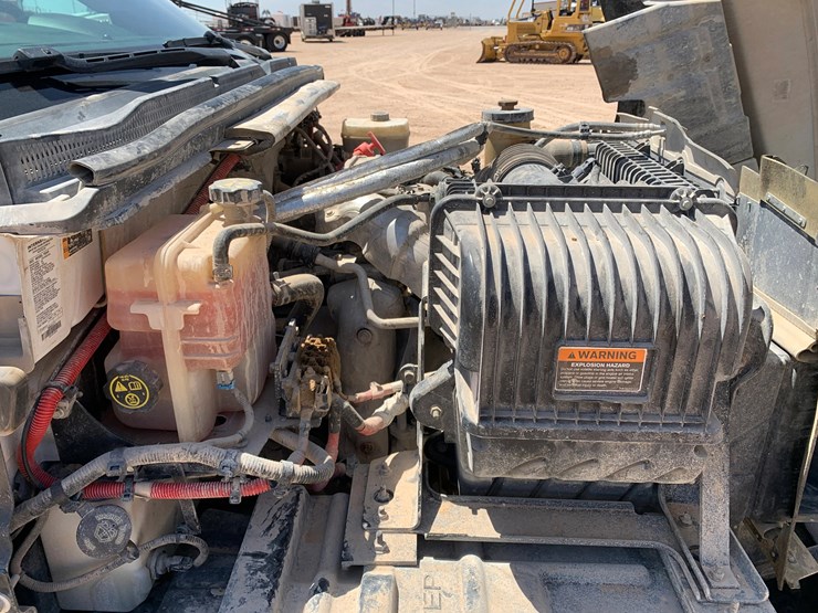 2022-chevrolet-silverado-6500hd-image-8