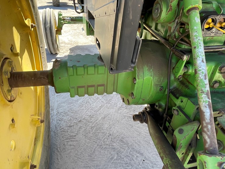 john-deere-3055-image-15