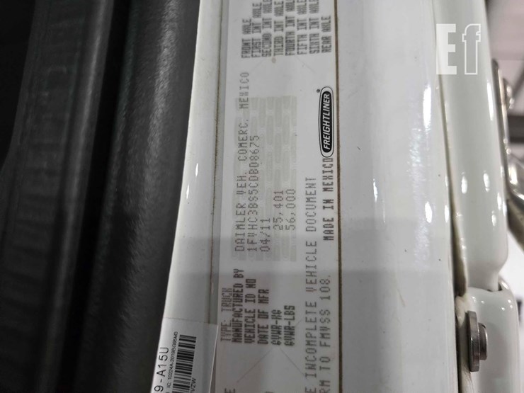 2012-freightliner-m2-106-image-42