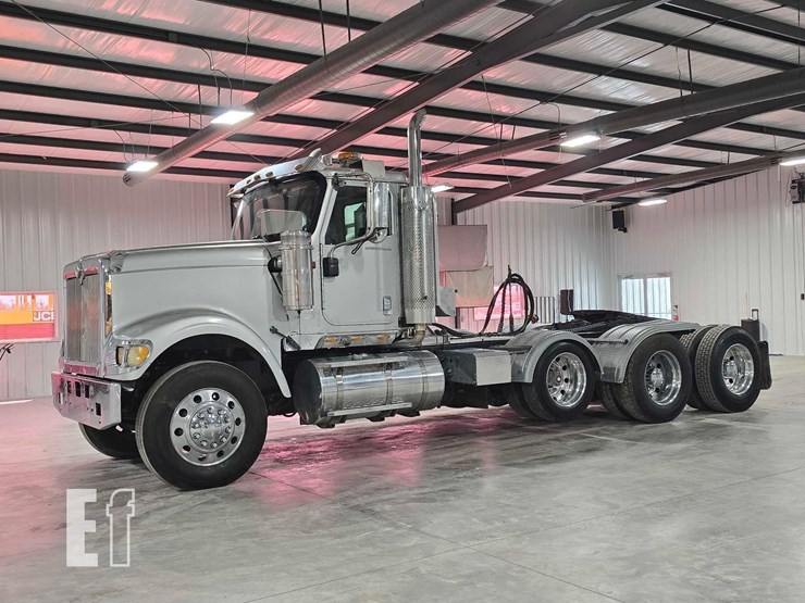 2004-international-paystar-5900-image-1