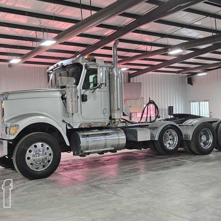 2004 INTERNATIONAL PAYSTAR 5900