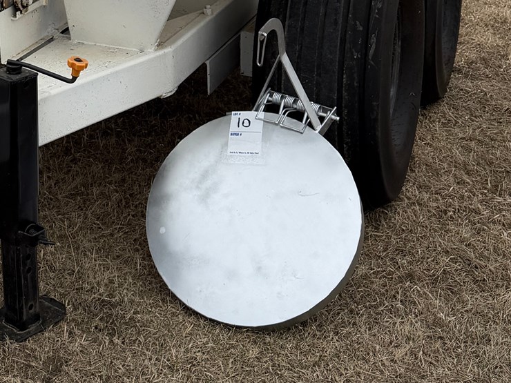 seller-#10.--adjustable-bin-lid,-fits-sizes-21”--24”,-like-brand-new-image-1