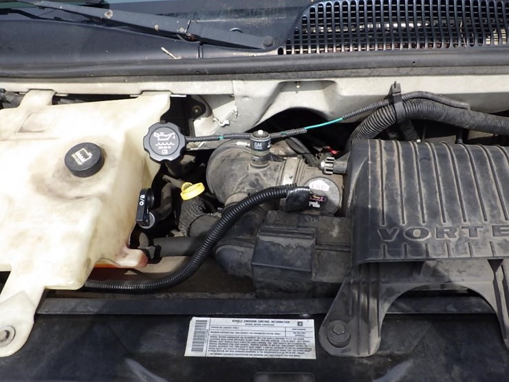 2003-chevrolet-3500-image-15