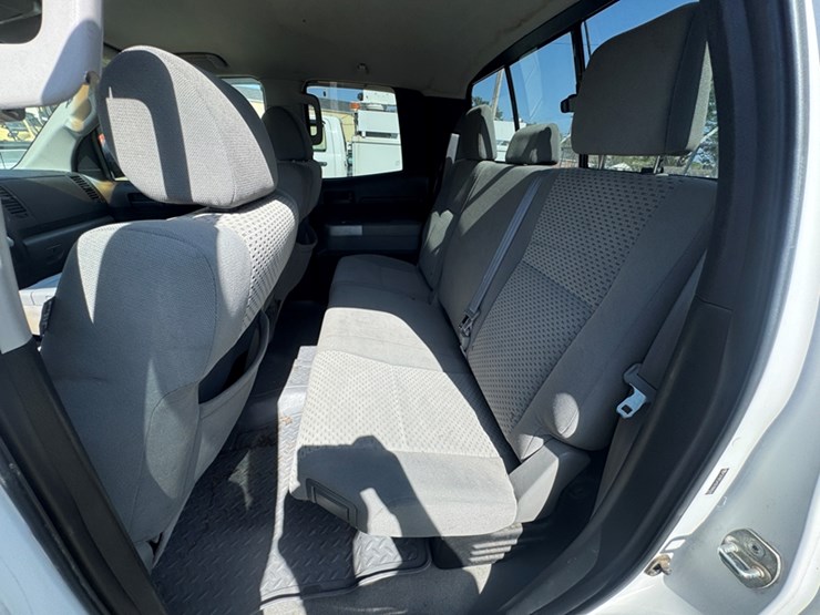 toyota-tundra-sr5-image-6