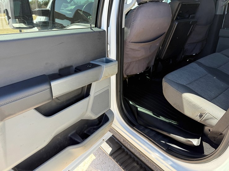 2023-ford-f250-image-21