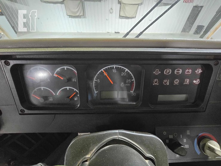 2015-caterpillar-815f-2-image-24