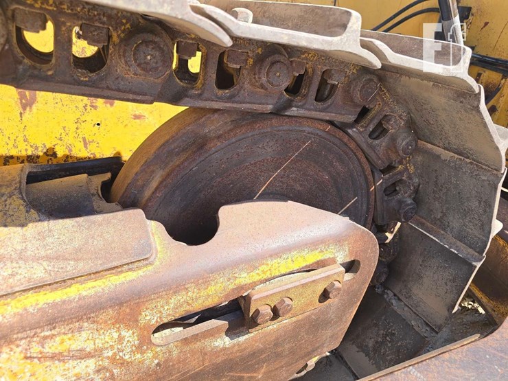 2008-deere-750j-image-31