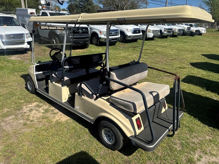 club-car-transporter-6-seater-golf-cart-charger-included-image-4
