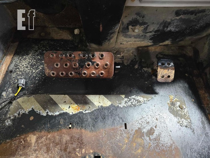 2008-jcb-930-image-13