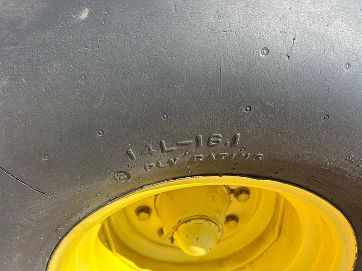 1996-john-deere-8300-image-17