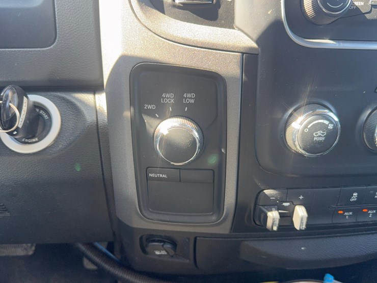 2015-dodge-2500-image-6